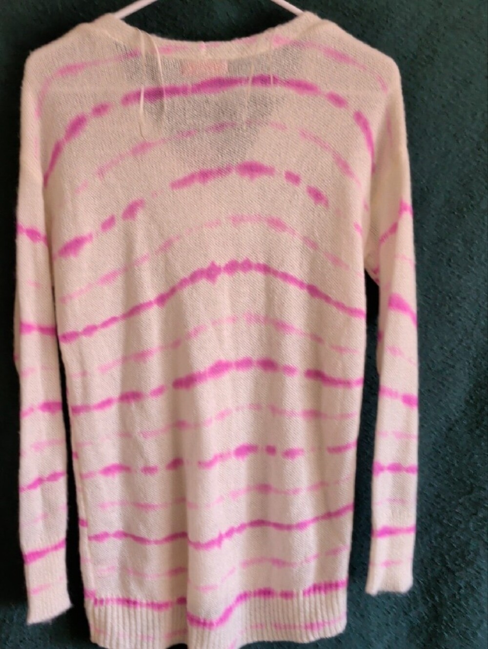 Jennifer Lopez White V-Neck Sweater with Pink Stripes - Picture 4 of 7